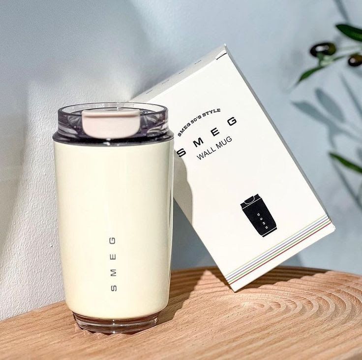 SMEG - Travel Thermos I Stilfuld og isoleret drikkekop (250 ml)